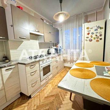 Продаж 4-кімнатної кватири по вулиці Пасічній