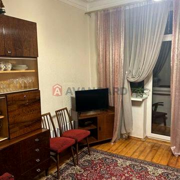 2во кімнатна Сталінка  на Металргів