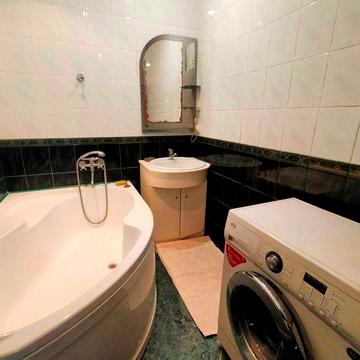 Оренда гарної окремої кімнати біля речового ринку для дівчини