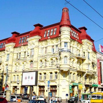 ТЕРМІНОВО історичний центр Києва 3 кімнати 90м2 Чикаленка Євгена 45/2