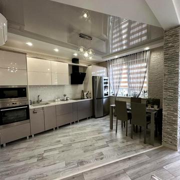 Академіка Сахарова вул., 3б