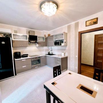 Аренда большой 2к квартиры 79м2 жм Победа 4, дом Созидатель, р-н Варус