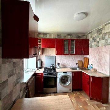 Продам 2-кімнатну квартиру з капітальним ремонтом на Черемушках!