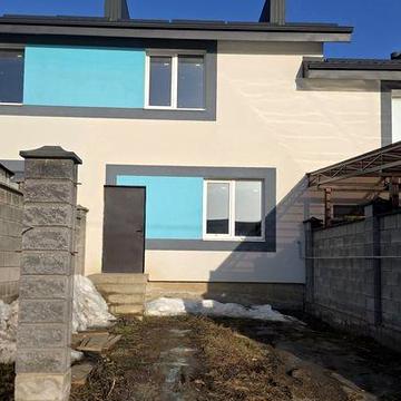 Продаж котеджу з підвалом у будинку