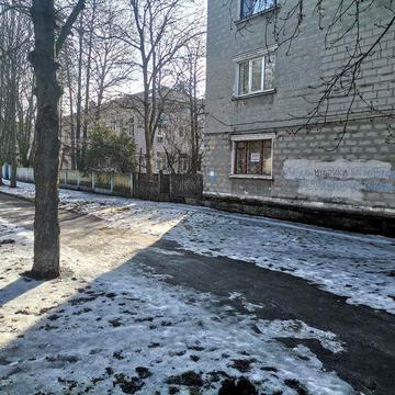 Продається 2-х кімнатна під бізнес або проживання