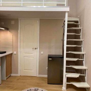 продам двухуровневую однокомнатную квартиру в Центре Одессы