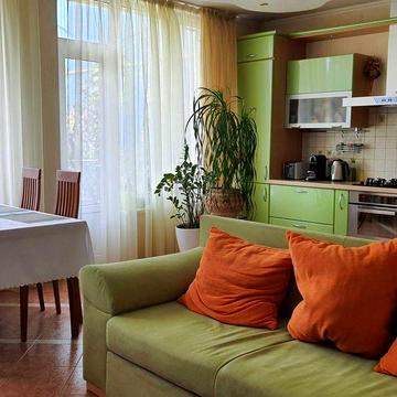 Коттедж у моря в закрытом комплексе с террасой.