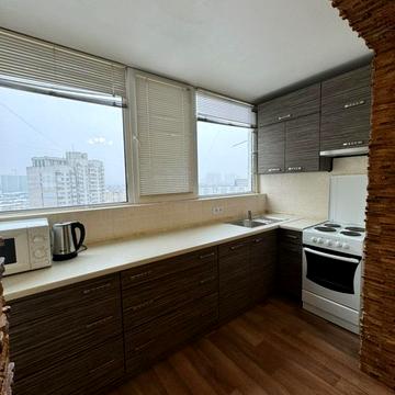 Урлівська вул., 38