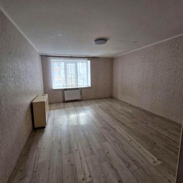 Здається квартира  вул .Першопрохвдників