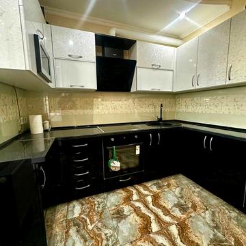 Поправки 14, оренда 2к квартири метро Чернігівська 3 хв