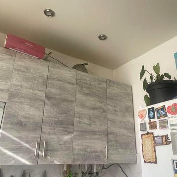 Двокімнатна з капітальним ремонтом!!