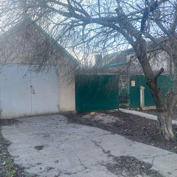 Продам дом в Черноморске районе Вечернего рынка.