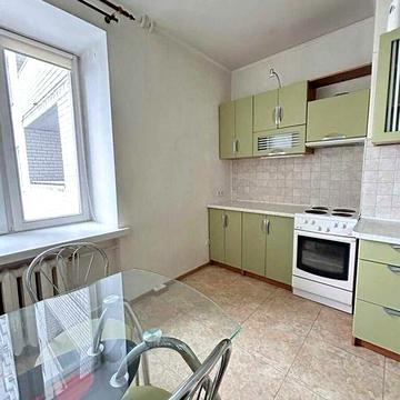 Оренда 2к квартири/Волинська,10/Караваєви дачі