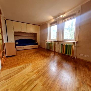 Героїв просп., 17