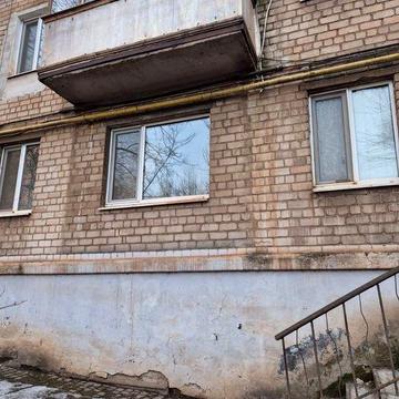 Трех комнатная квартира , район площади освобождения !!