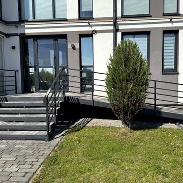 Здам в оренду Трикімнатне комерційне приміщення