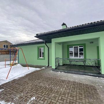 Будинок з сучасним ремонтом та гаражем в Білогородці! Ділянка 24 сотки