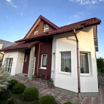 Продаж добротного будинку