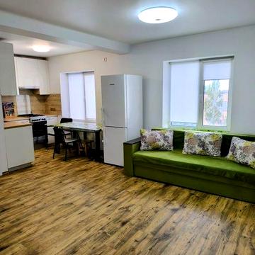 3 комн кв-ра-студия, Космос. Первая аренда! Видеообзор!