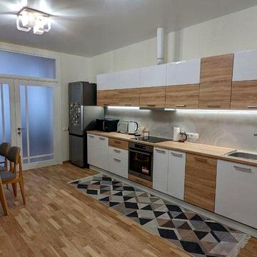 Продаж 2кім квартири вул.Русових