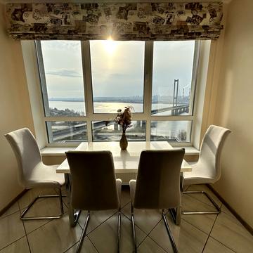 Зарічна вул., 1-Б