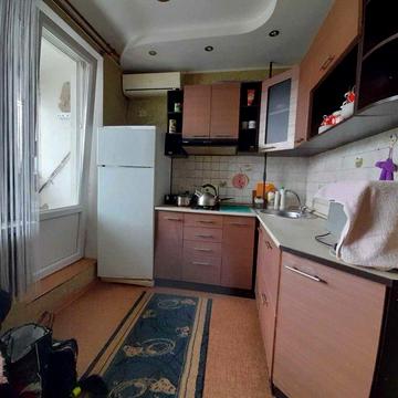 Сдам большую 1 ком кв у м. Холод Гора. В кв ГАЗ.