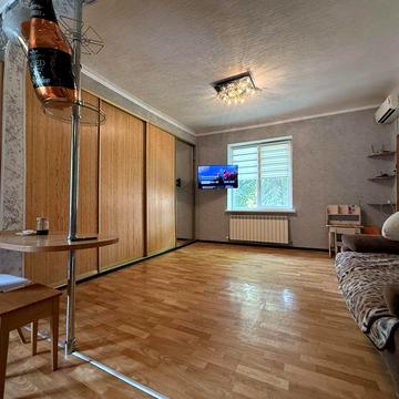 Сдам 3-комнатную квартиру в тихом доме Калиновая