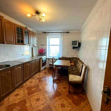 Оренда, 3 роздільні кімнати, Сковороди, укомплектована