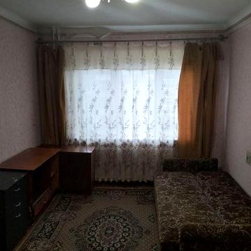 Продаю 2-х ком.кв.3/5,.ориентир Лахтинский рынок.