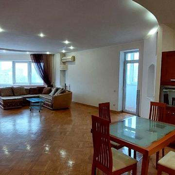 Лєскова вул., 1-А