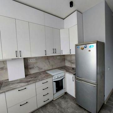 Продам 4к квартиру на Студентському бульварі