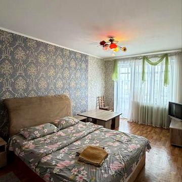 3к район рынка СКД (62кв) комнаты изолированы, не угловая, есть балкон