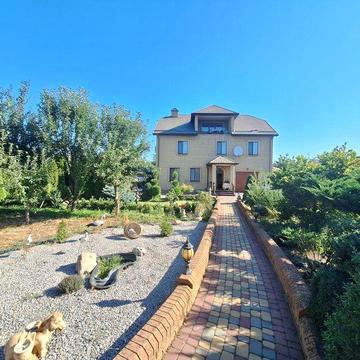 Продаж великого будинку для родини у Запоріжжі