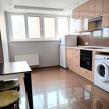 2-к Юрія Поправки 14, метро Чернігівська 3 хв пішки, новий будинок ЖК Юрія Поправки 14