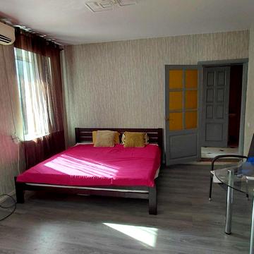 Базарна вул., 40