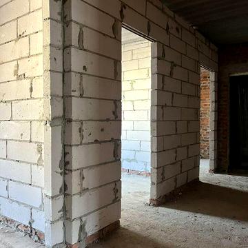 Трикімнатна квартира! Газ! Поруч парк! Швидкий виїзд на Київ!