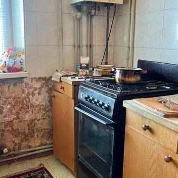 Продам 2-кімнатну квартиру з автономним опаленням на Лівому березі