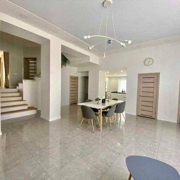 Новий Будинок на Широкій. Постійне світло.