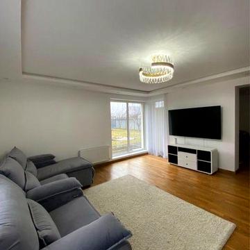 Стильний та повністю укомплектований будинок !