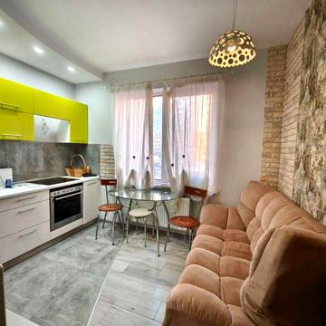 Уютная просторная 2-комнатная с ремонтом в новом доме на Таирова