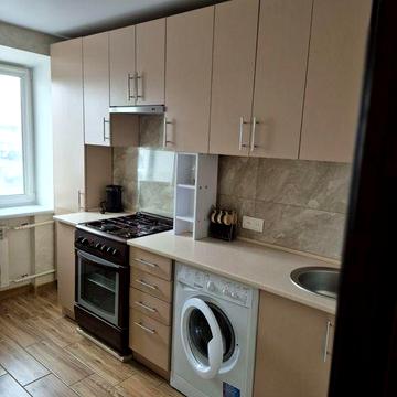 Здам 4кім Центр.р-н Глобала Можливо Короткий Термін 5 спальних місць