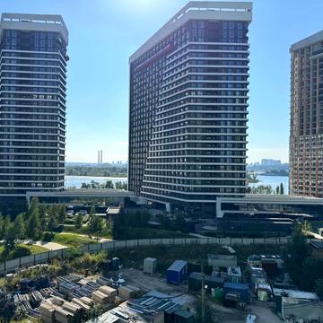 Причальна вул., 10