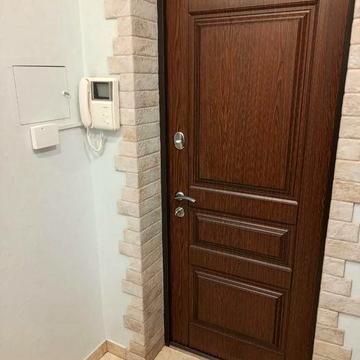 здам 4-х кімнатну квартиру з гаражем в центрі Луцьку