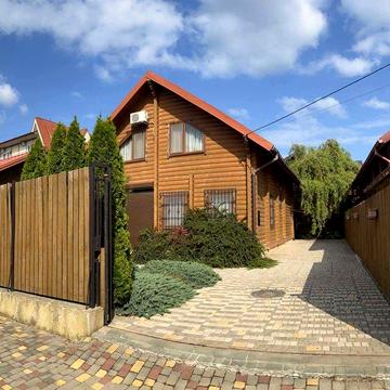 Продам  двоповерховий будинок на березі моря с.Грибівка