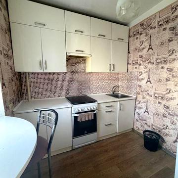 Сдам 2 комнатную квартиру ,Центр!