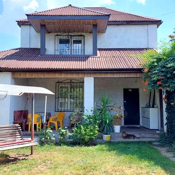 Дом на реке с действующим бизнесом рядом р. Днепр