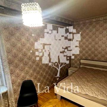 Продам 2-кімн. Примаченко Марії вул. 6а, 45 м.кв. 2 хвилини від метро