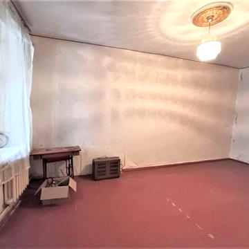 Продам 2 комн квартиру в центре с гаражом Пишоновская