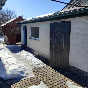 Здам будинок в районі 3 школи , бажано на довгий термін