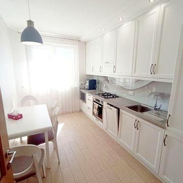 Оренда 1 кім.квартири в центрі вул. Олени Степанівни